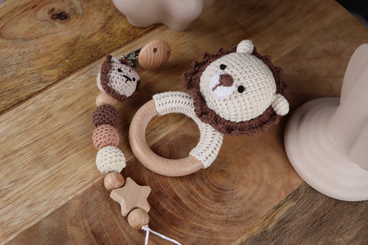 Gehäkelte Löwen-Geschenkset