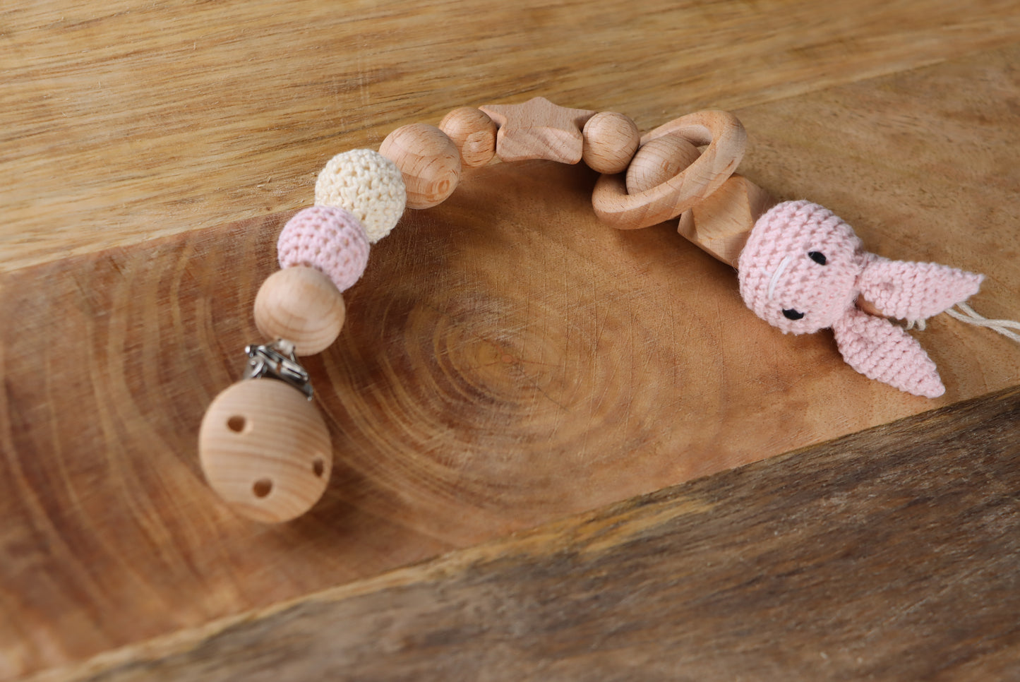Gehäkelte Hasen-Schnullerkette Rosa