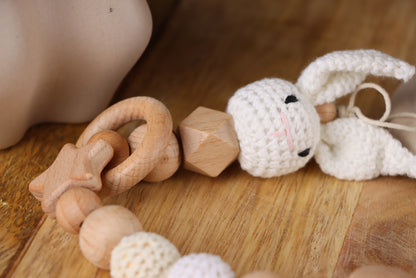 Gehäkelte Hasen-Schnullerkette Weiß