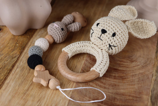 Gehäkelte Hasen-Geschenkset