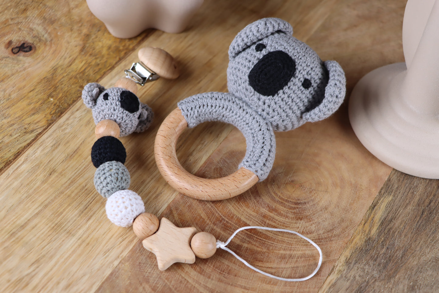 Gehäkelte Koala-Geschenkset
